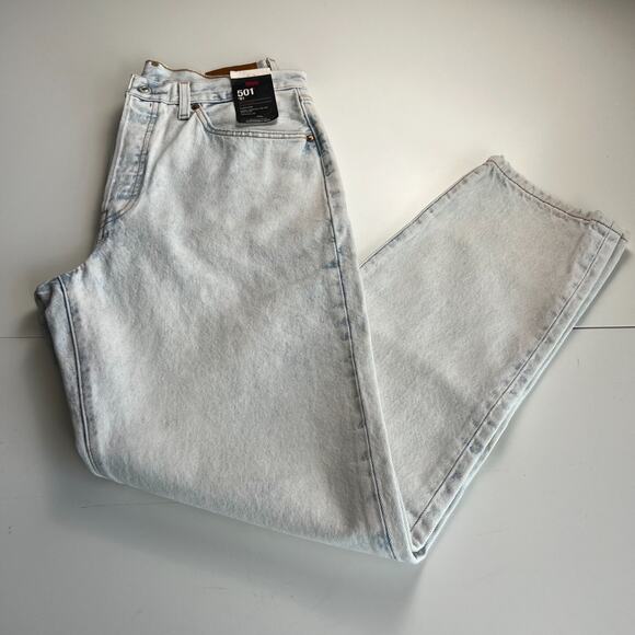 Levi's Premium Women 501 '81 Button Fly Tapered Leg Jeans 26x31 Ice Blue NWT - Picture 1 of 13